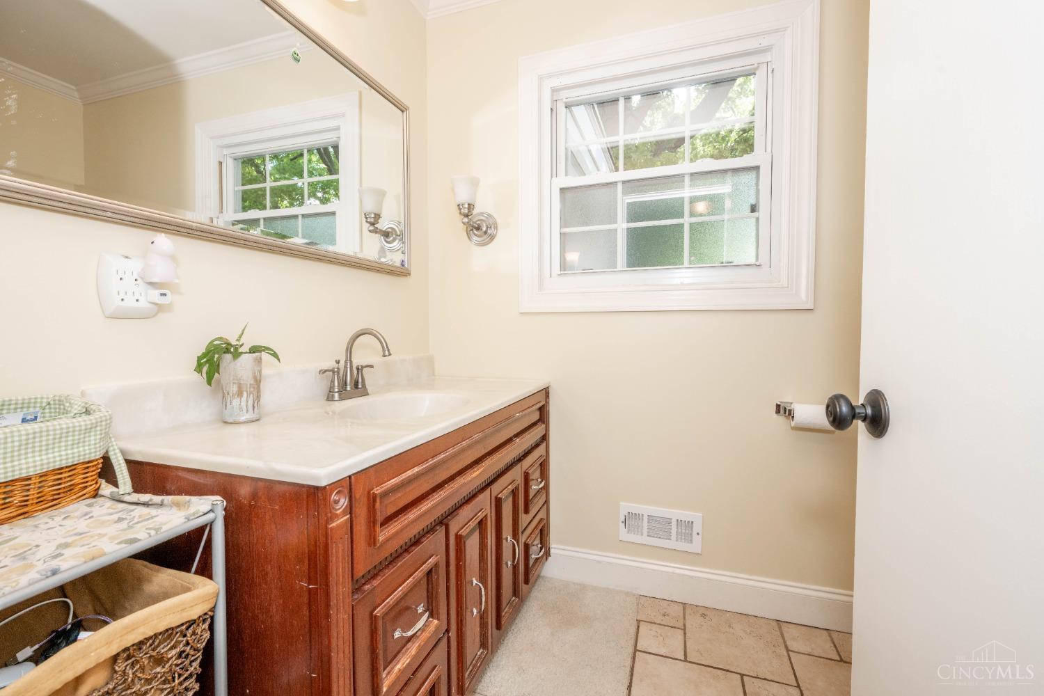 1982 Honeysuckle Lane