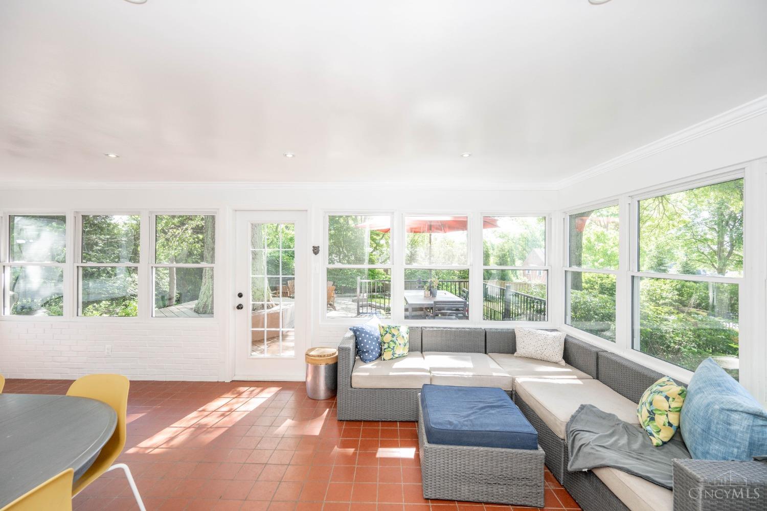 1982 Honeysuckle Lane