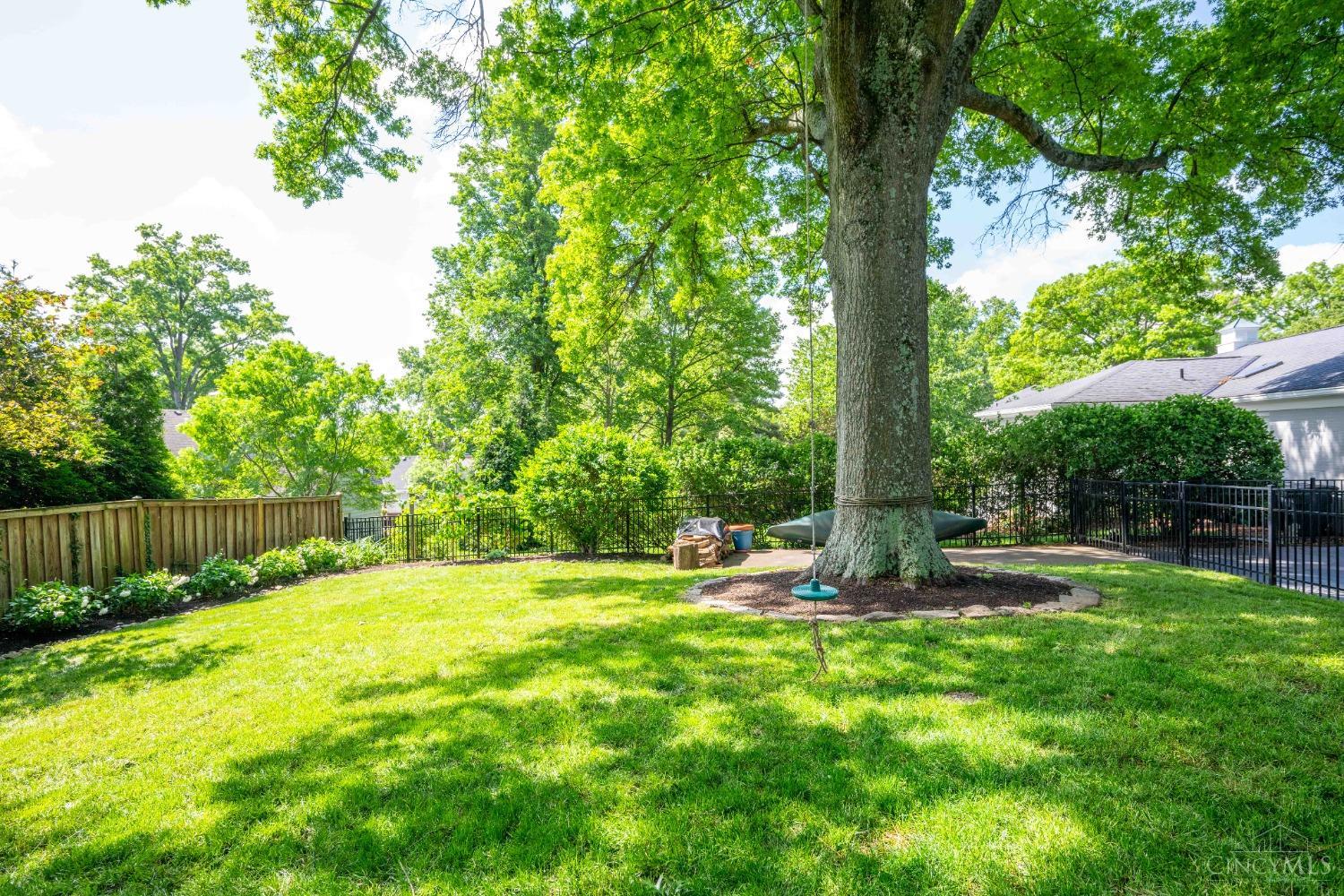 1982 Honeysuckle Lane