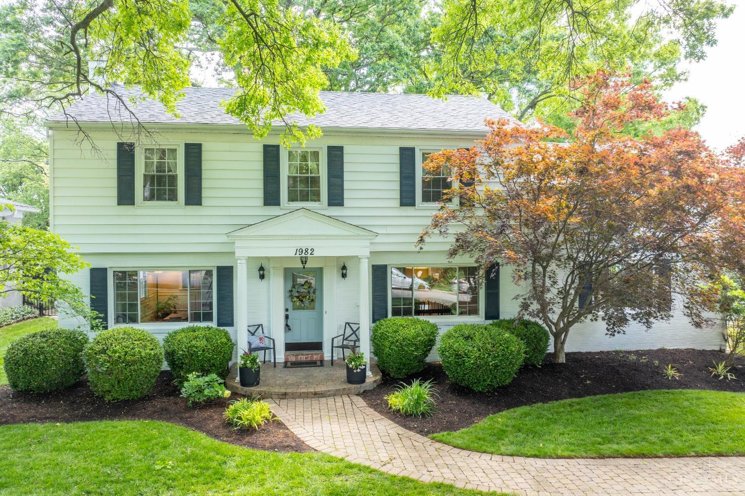 1982 Honeysuckle Lane