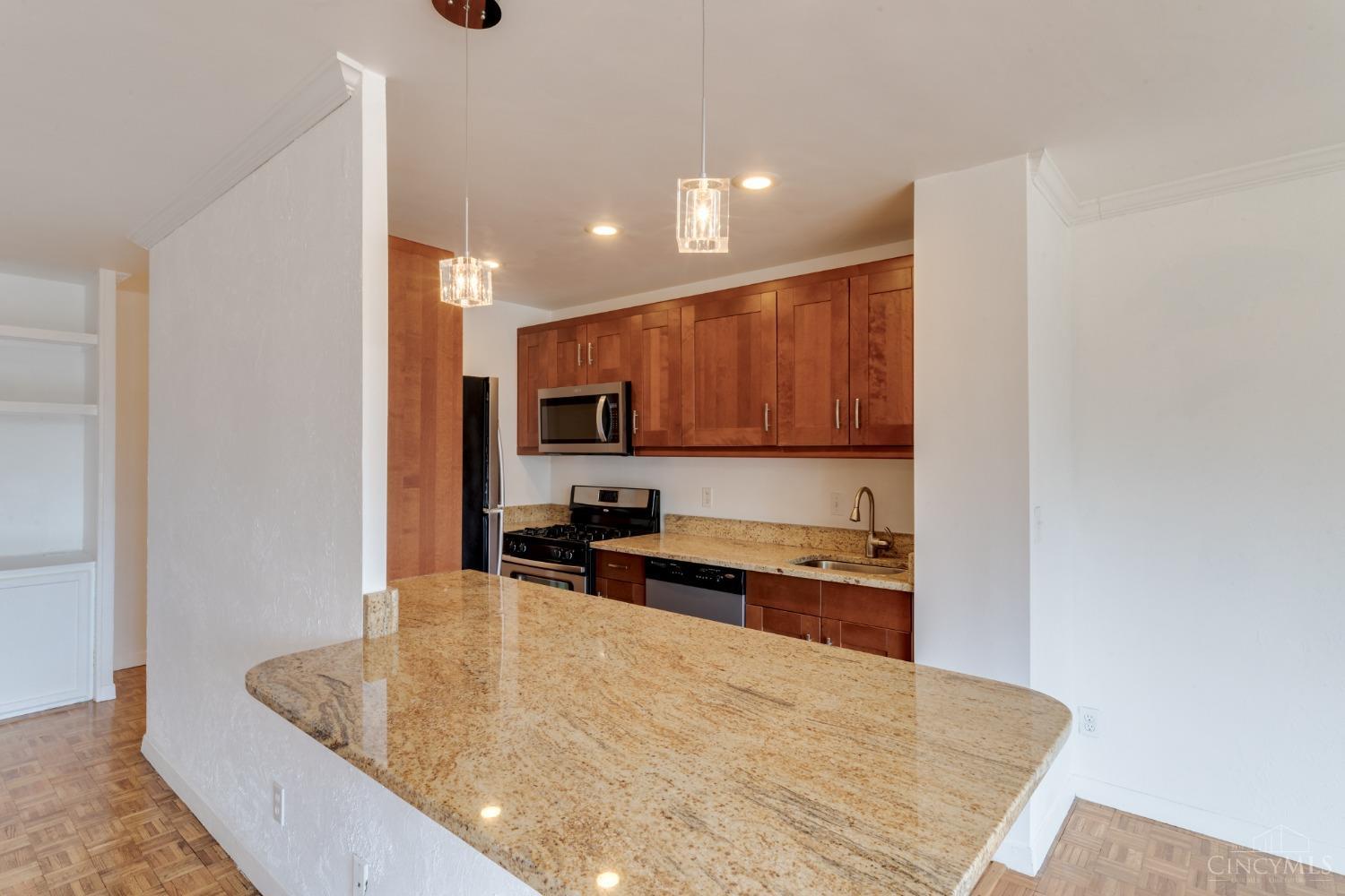 2324 Madison Road 205