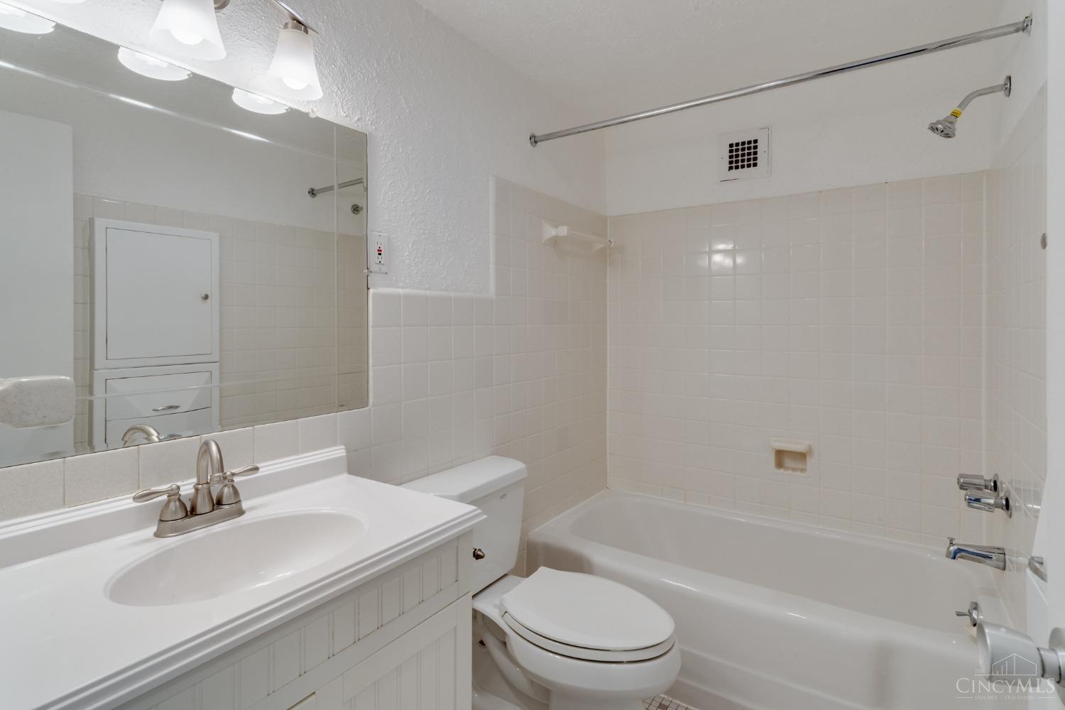 2324 Madison Road 205