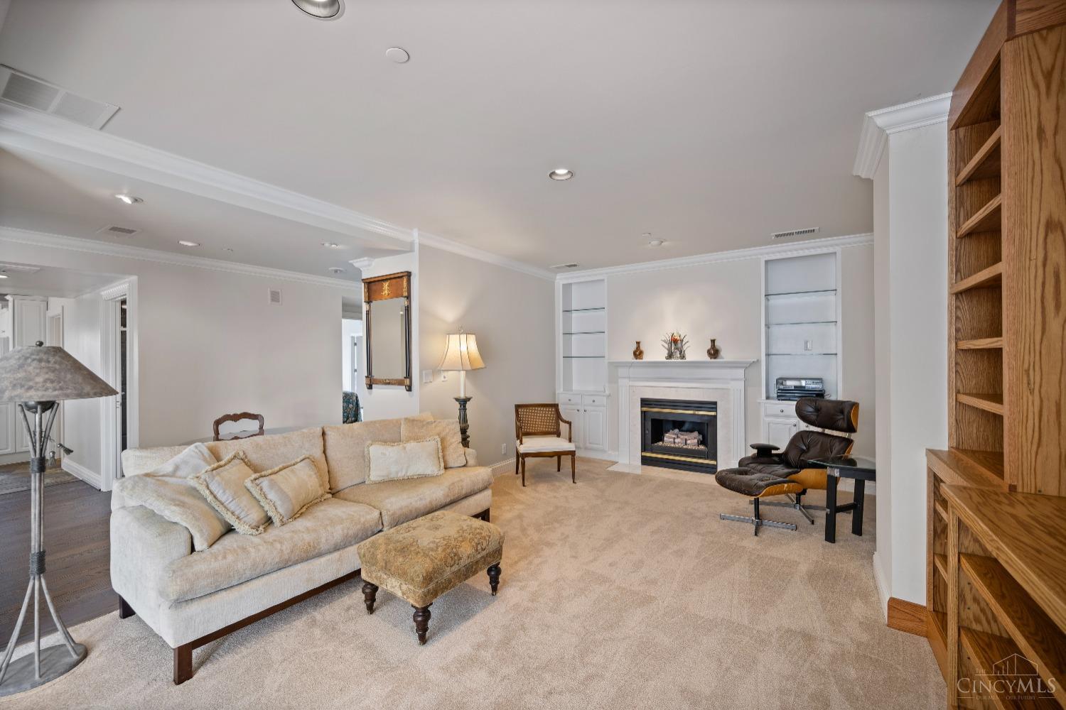 900 Adams Crossing 10400