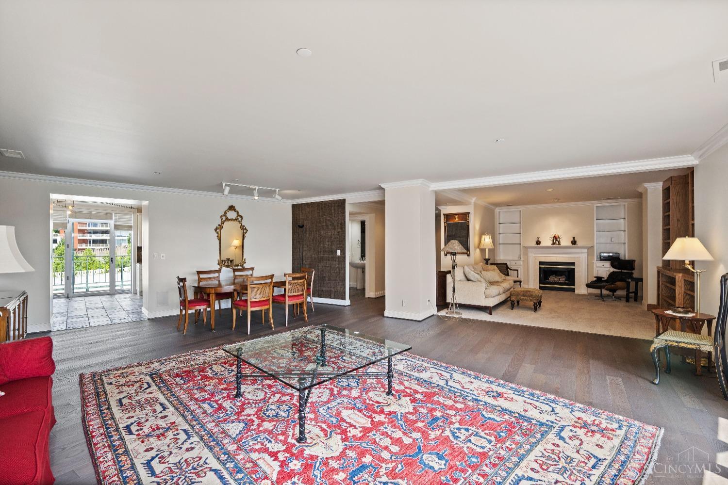 900 Adams Crossing 10400