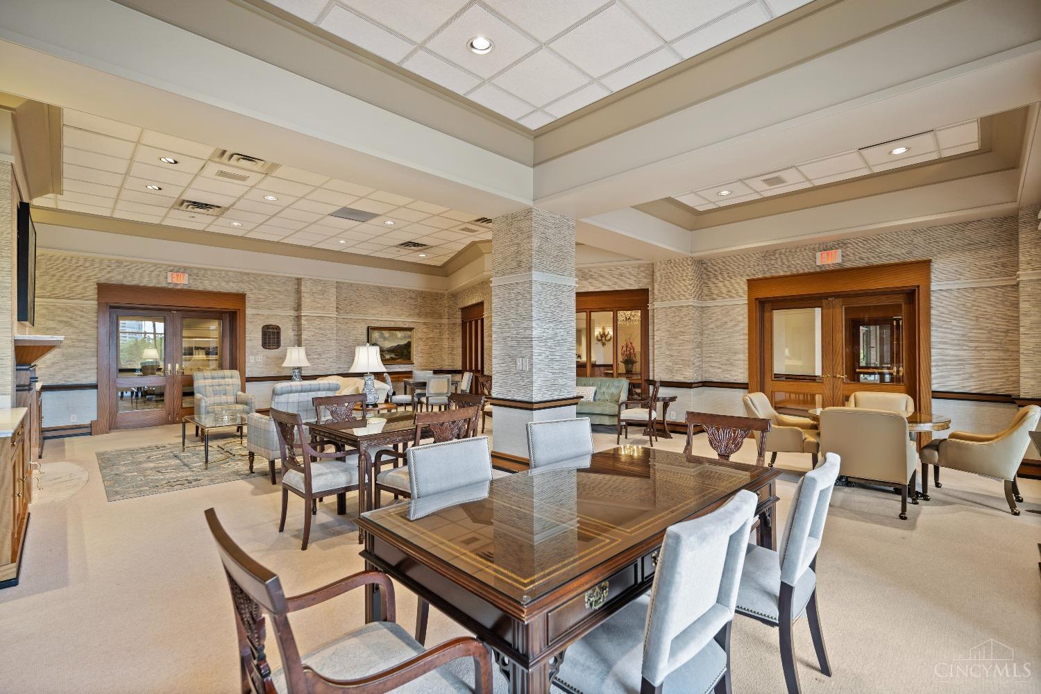 900 Adams Crossing 10400