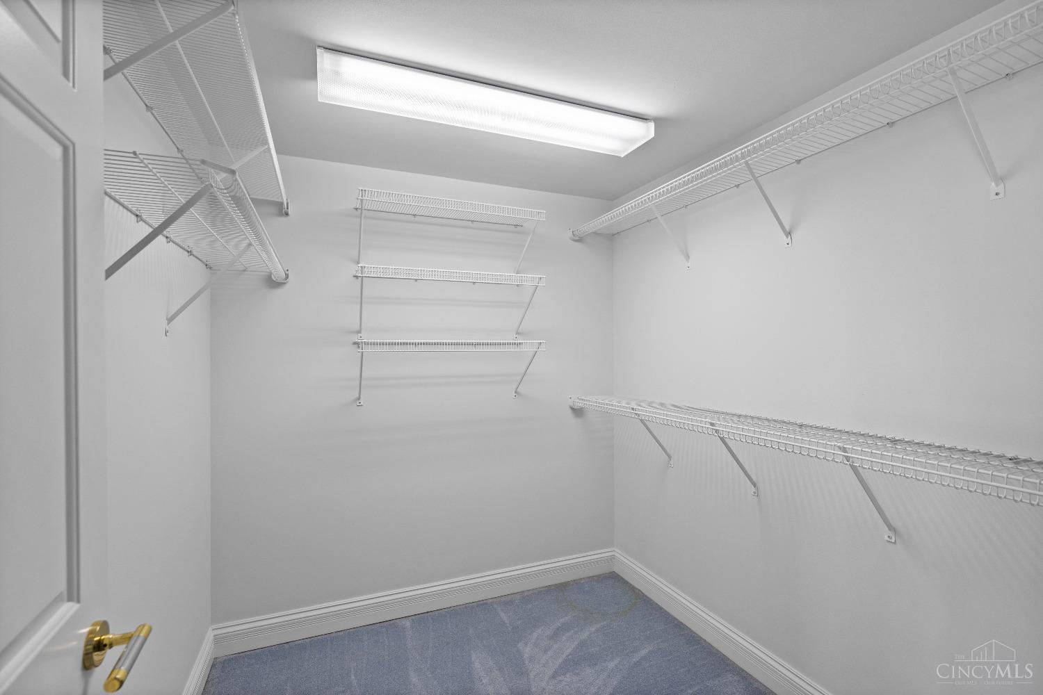 900 Adams Crossing 10400