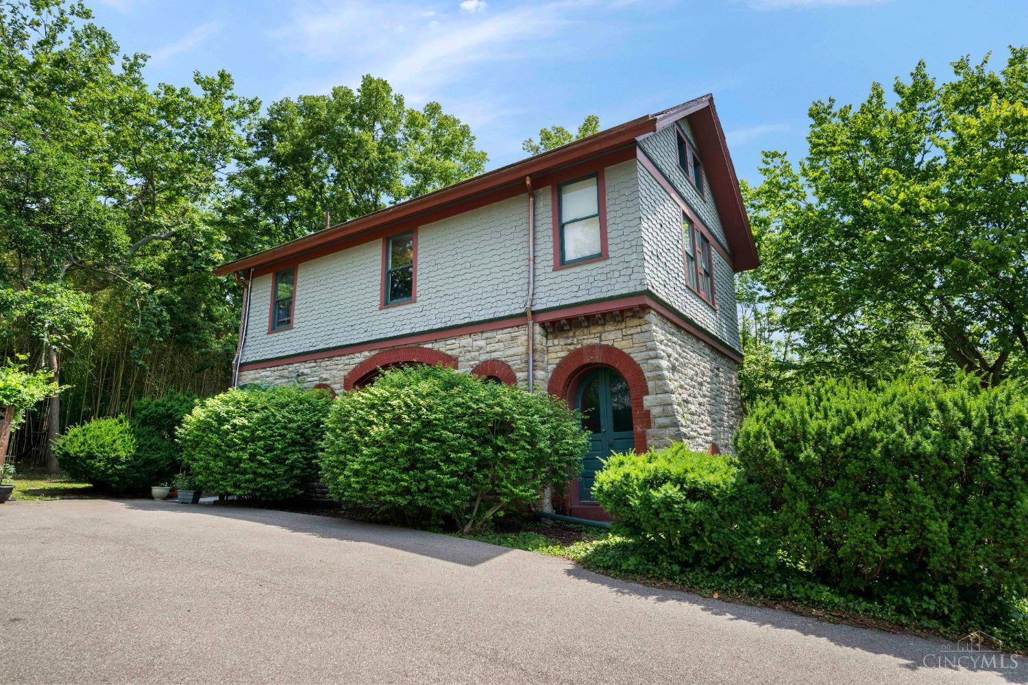 3406 Manor Hill Drive