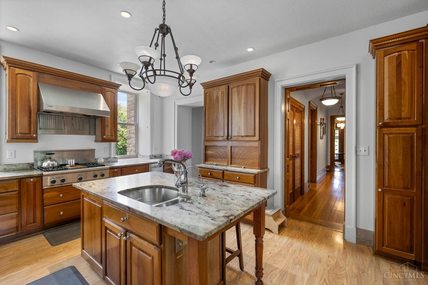 3406 Manor Hill Drive