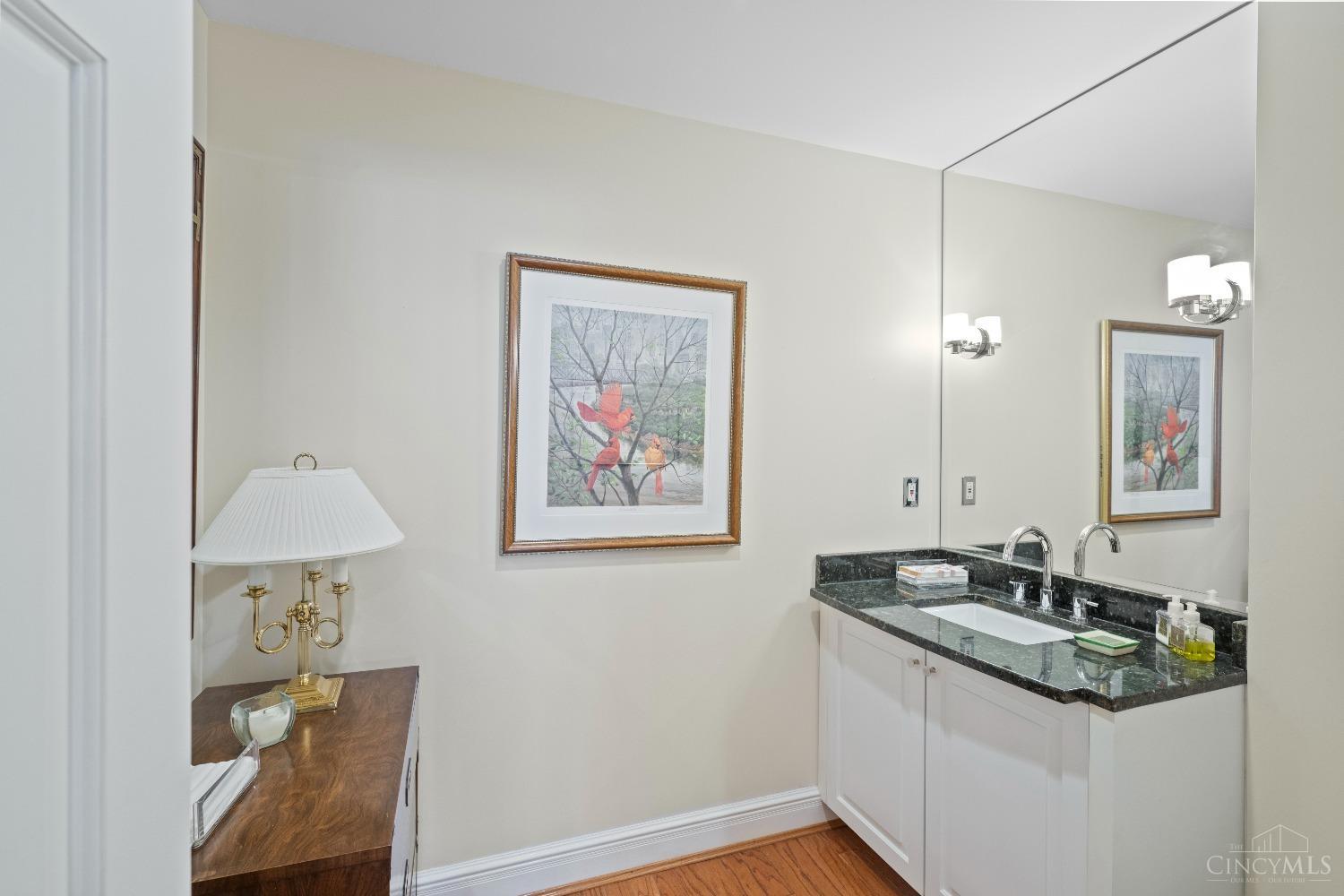 900 Adams Crossing 2200