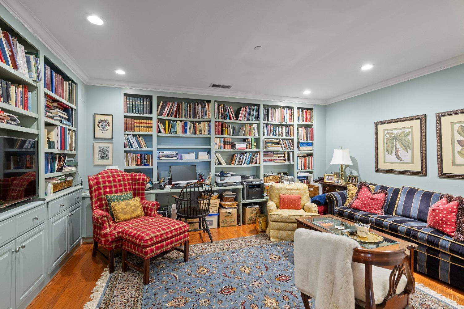 900 Adams Crossing 2200