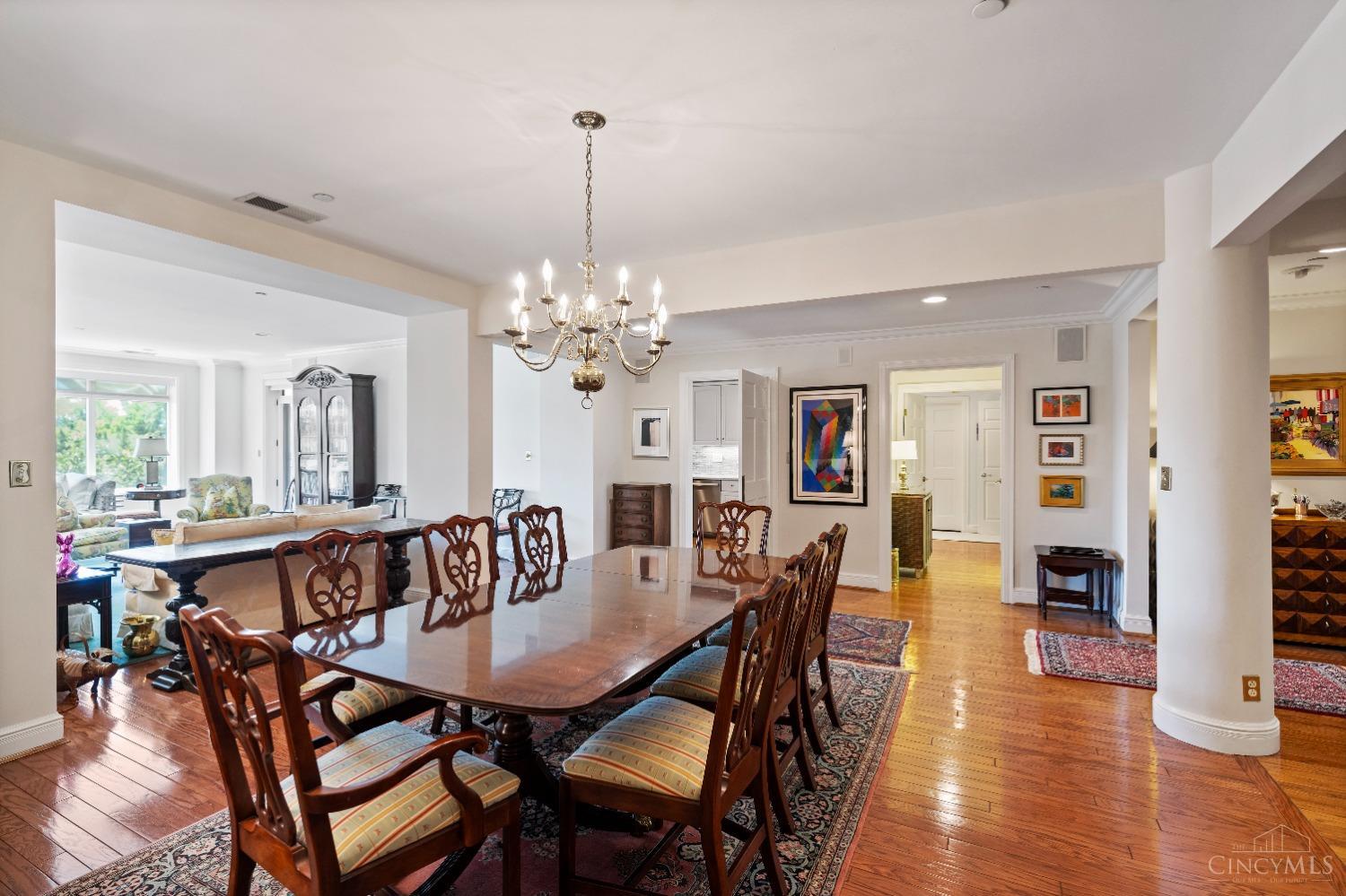 900 Adams Crossing 2200