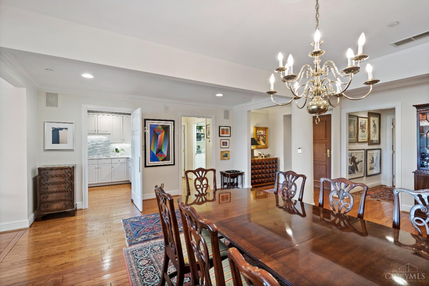 900 Adams Crossing 2200