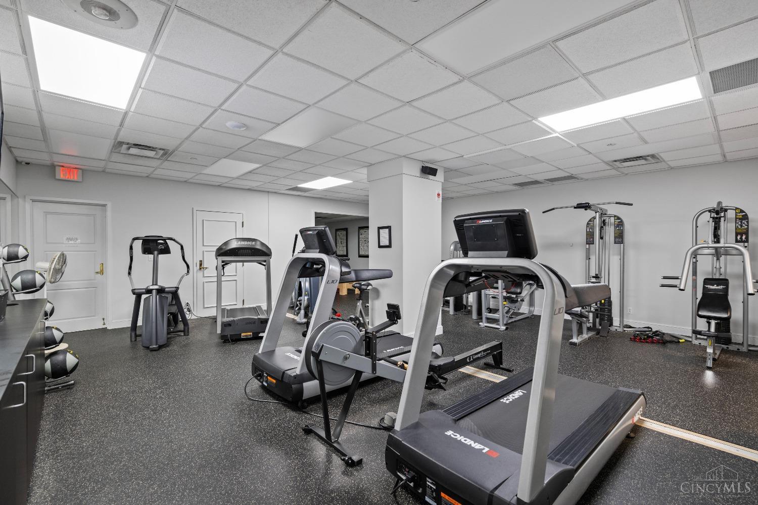 900 Adams Crossing 2200