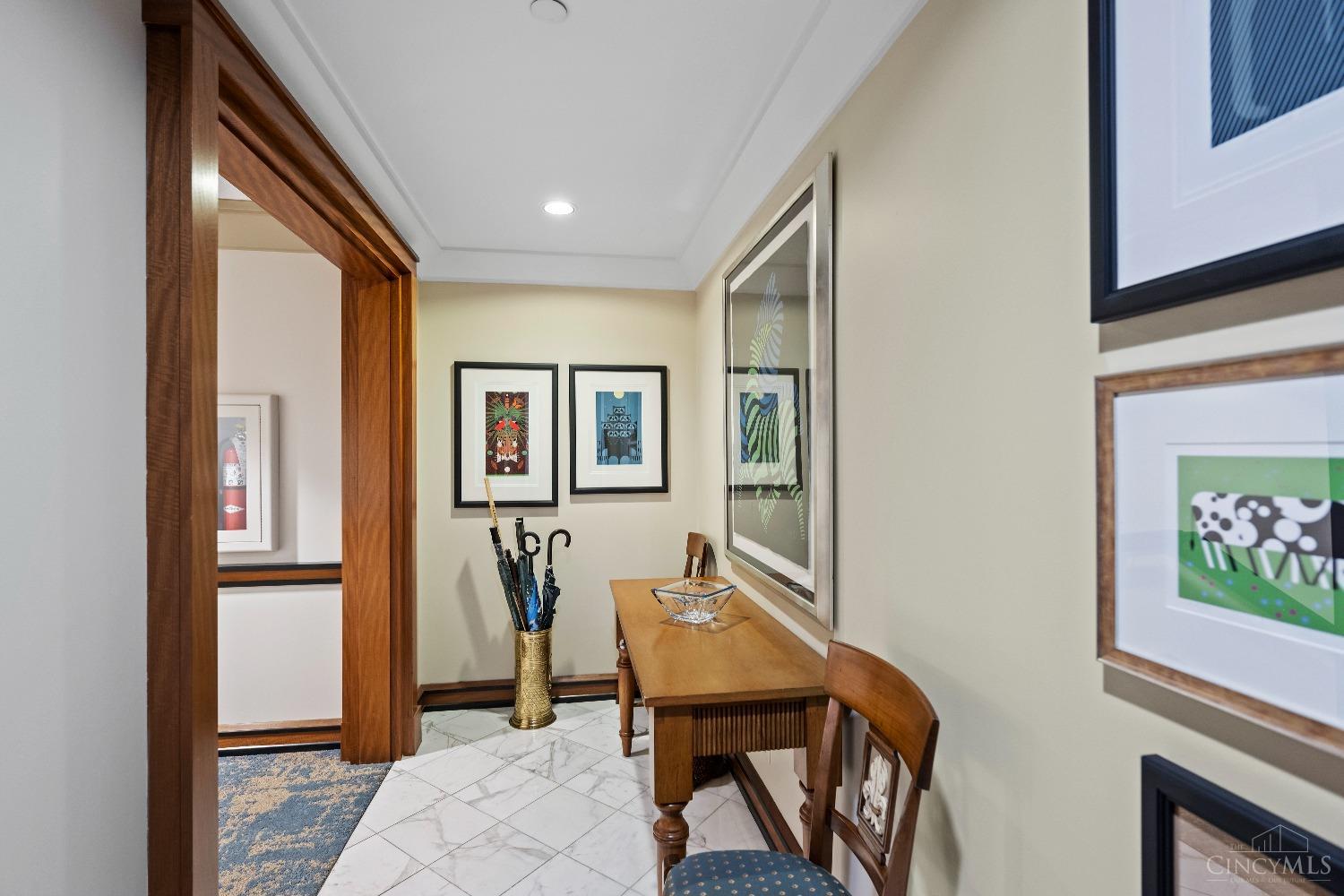 900 Adams Crossing 2200