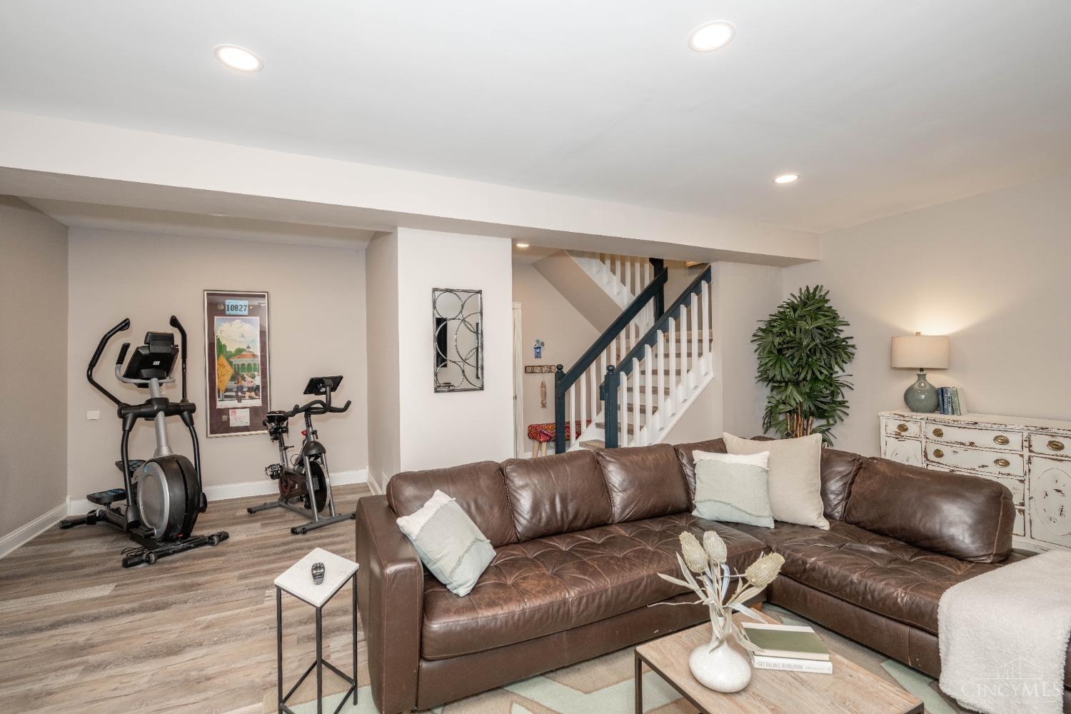 2207 Riverside Drive C4