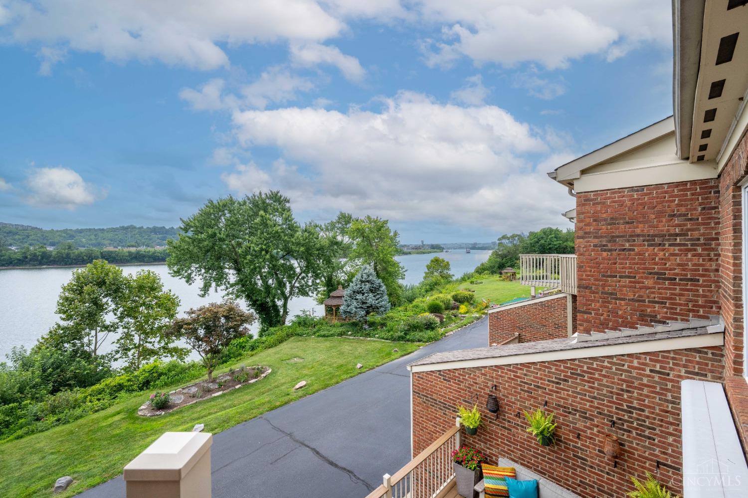 2207 Riverside Drive C4