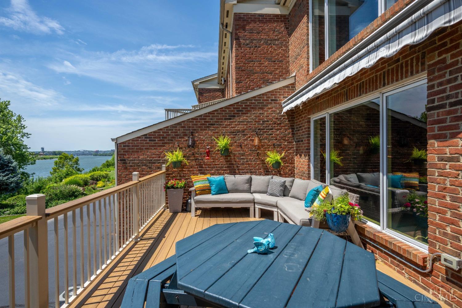 2207 Riverside Drive C4