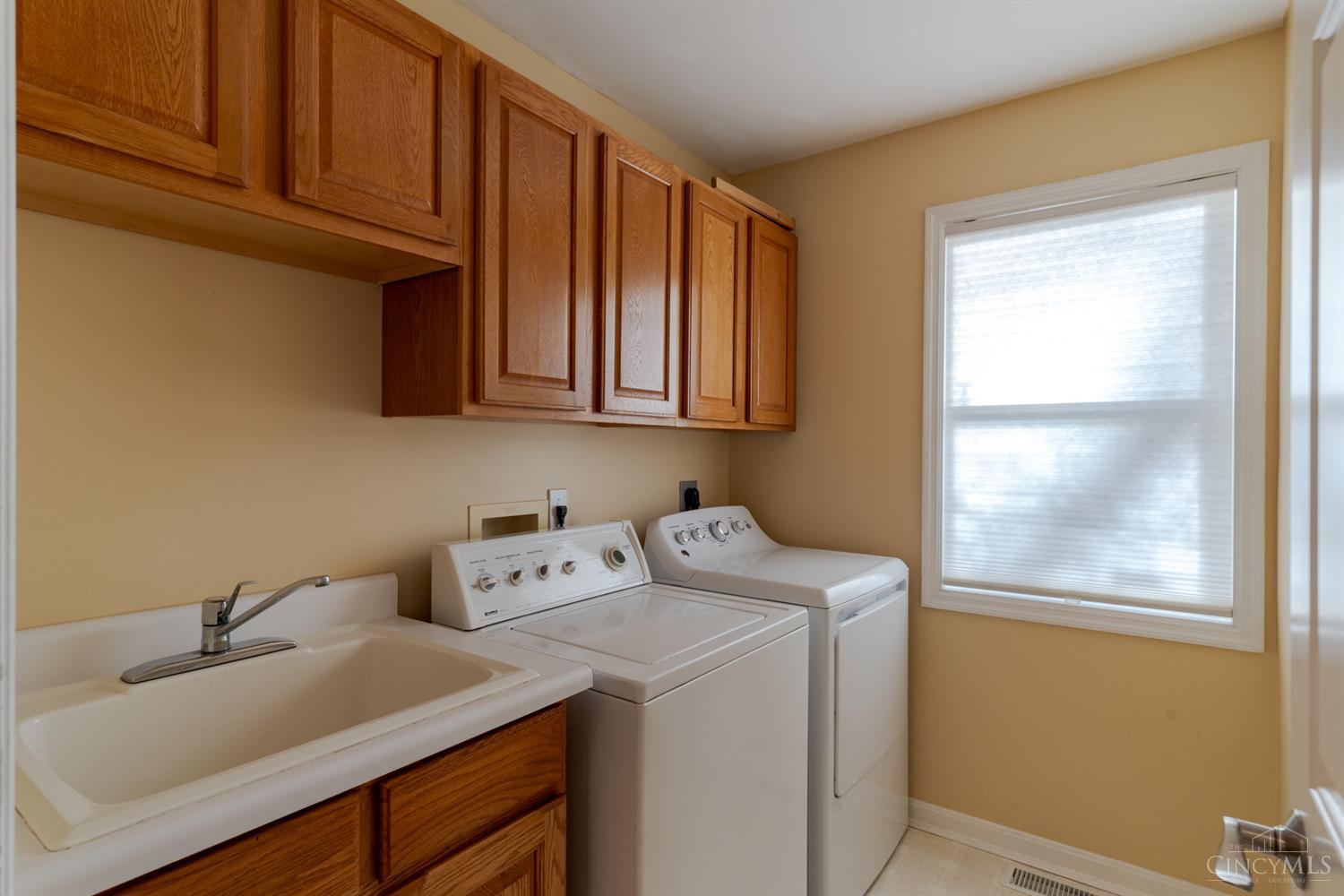 2333 Shimmering Bay Lane