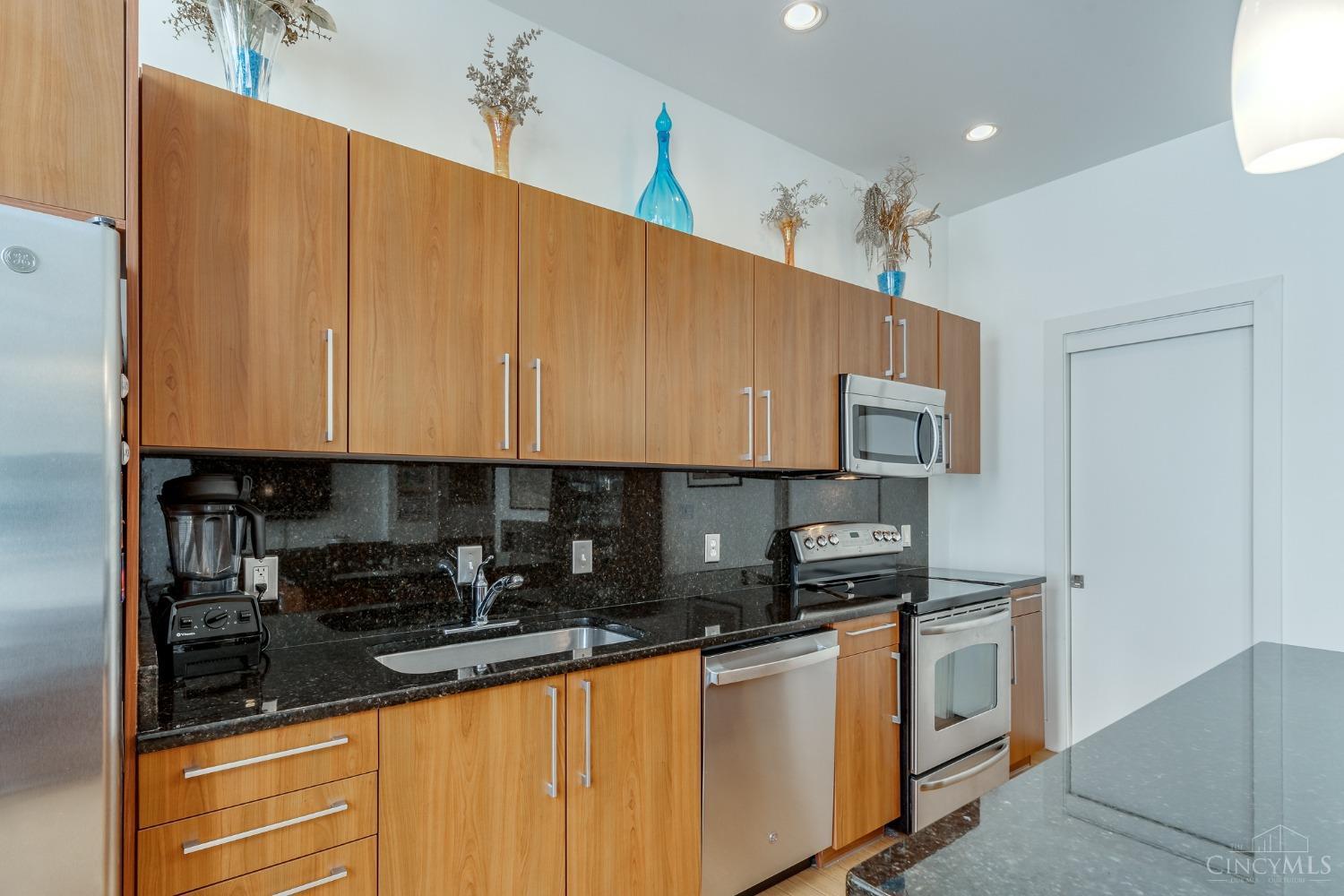 15 W Fourth Street 411