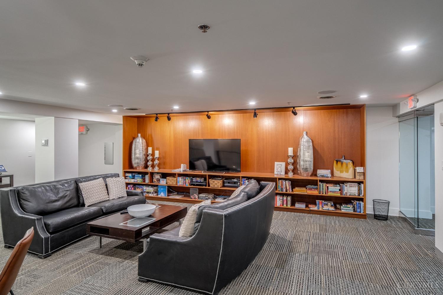 15 W Fourth Street 411