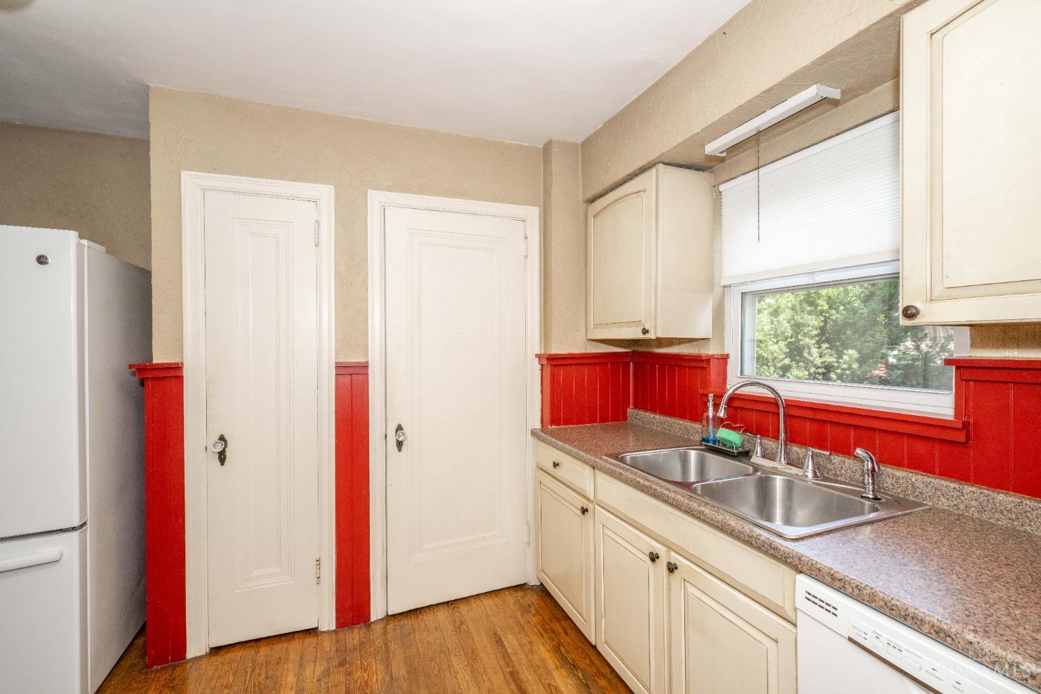 6615 Highland Avenue