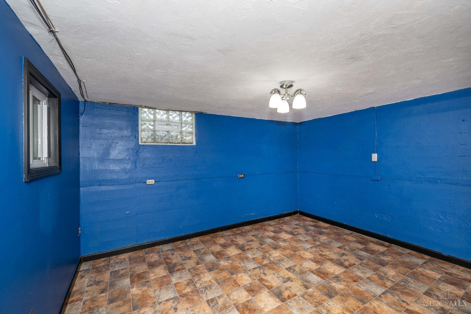 6615 Highland Avenue