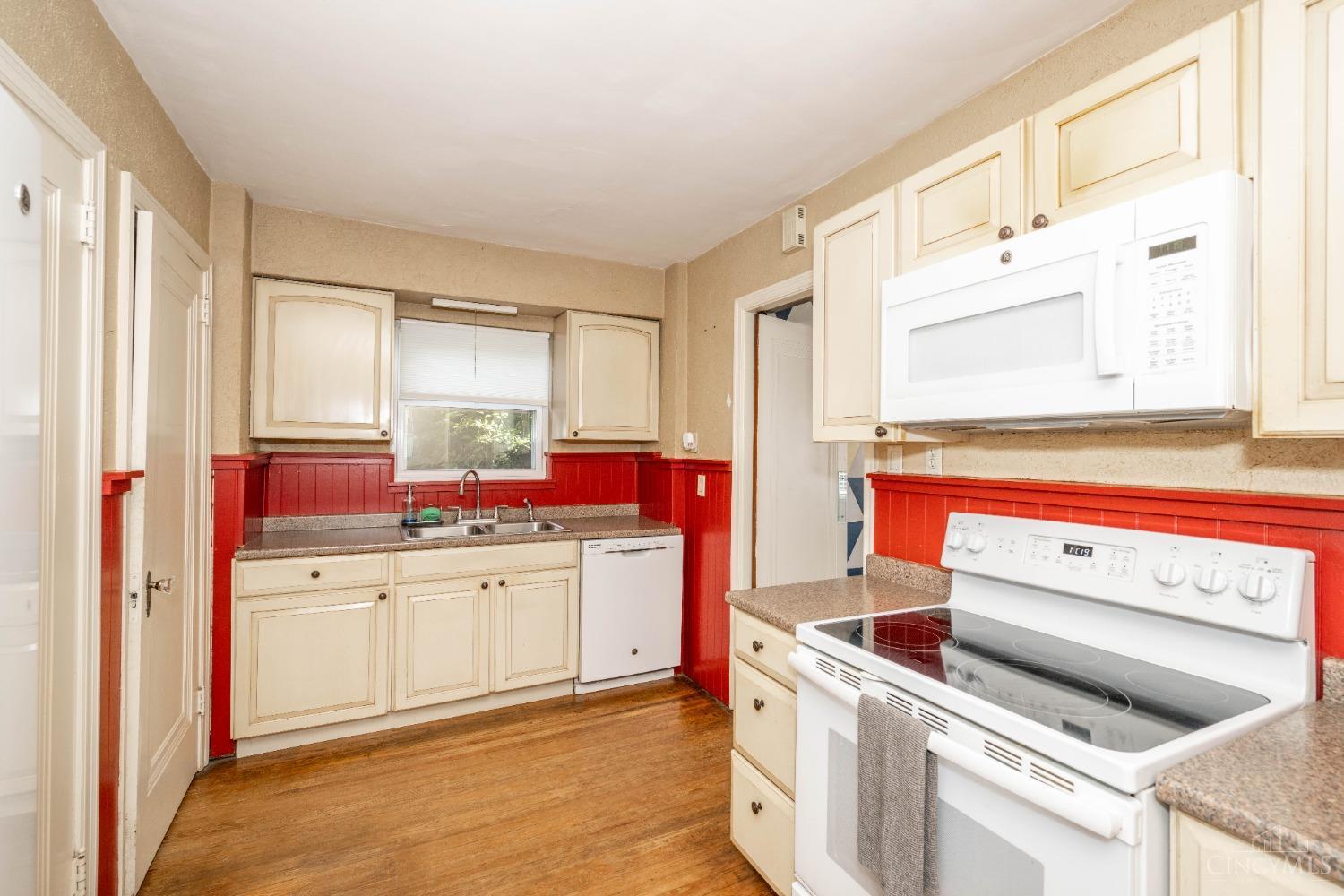 6615 Highland Avenue