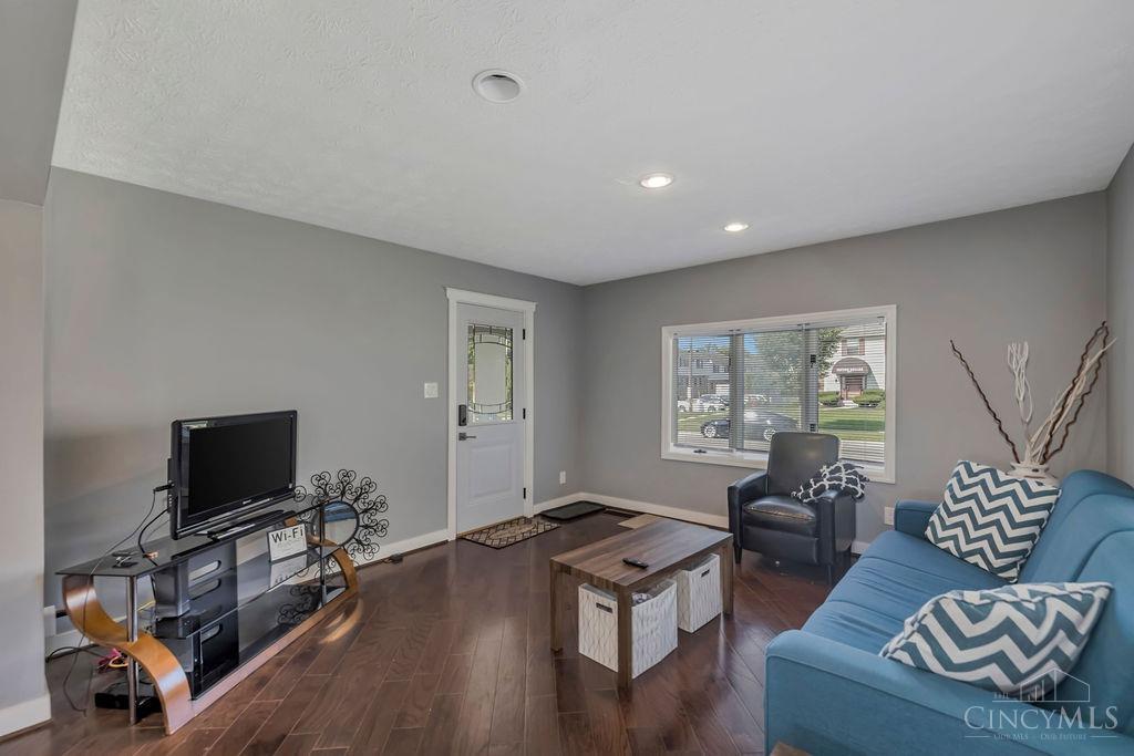 617 S College Avenue