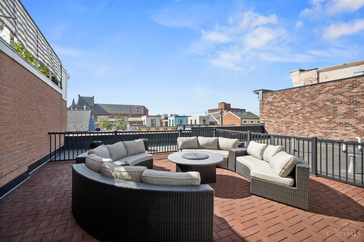 214 W Fifteenth Street