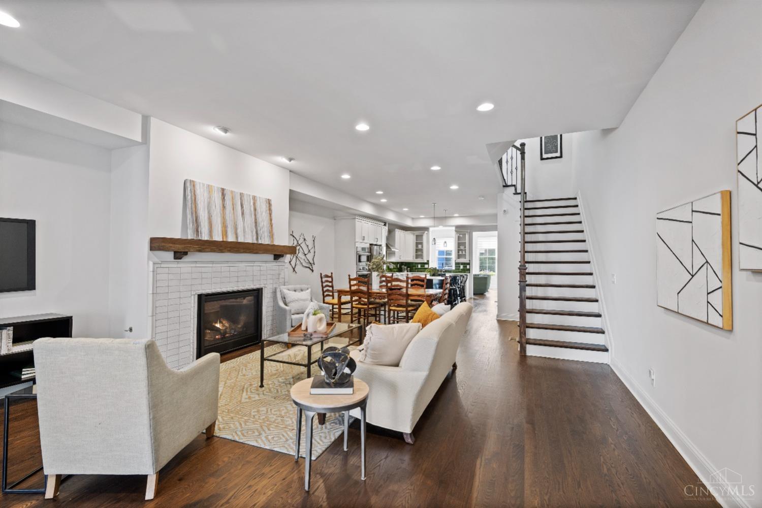 214 W Fifteenth Street