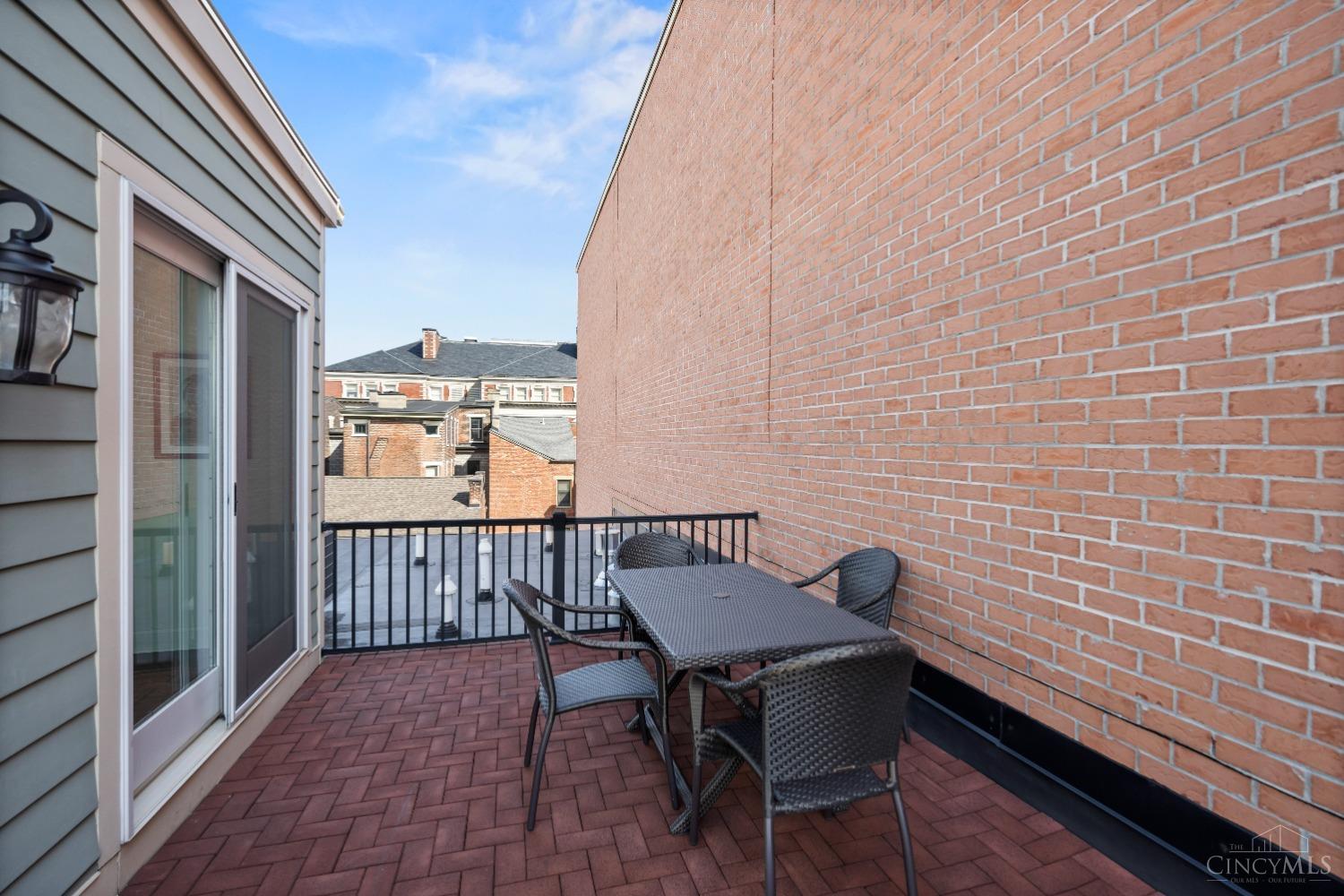 214 W Fifteenth Street
