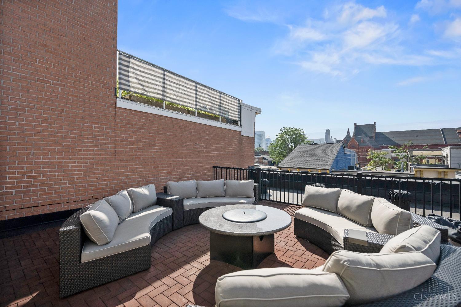 214 W Fifteenth Street