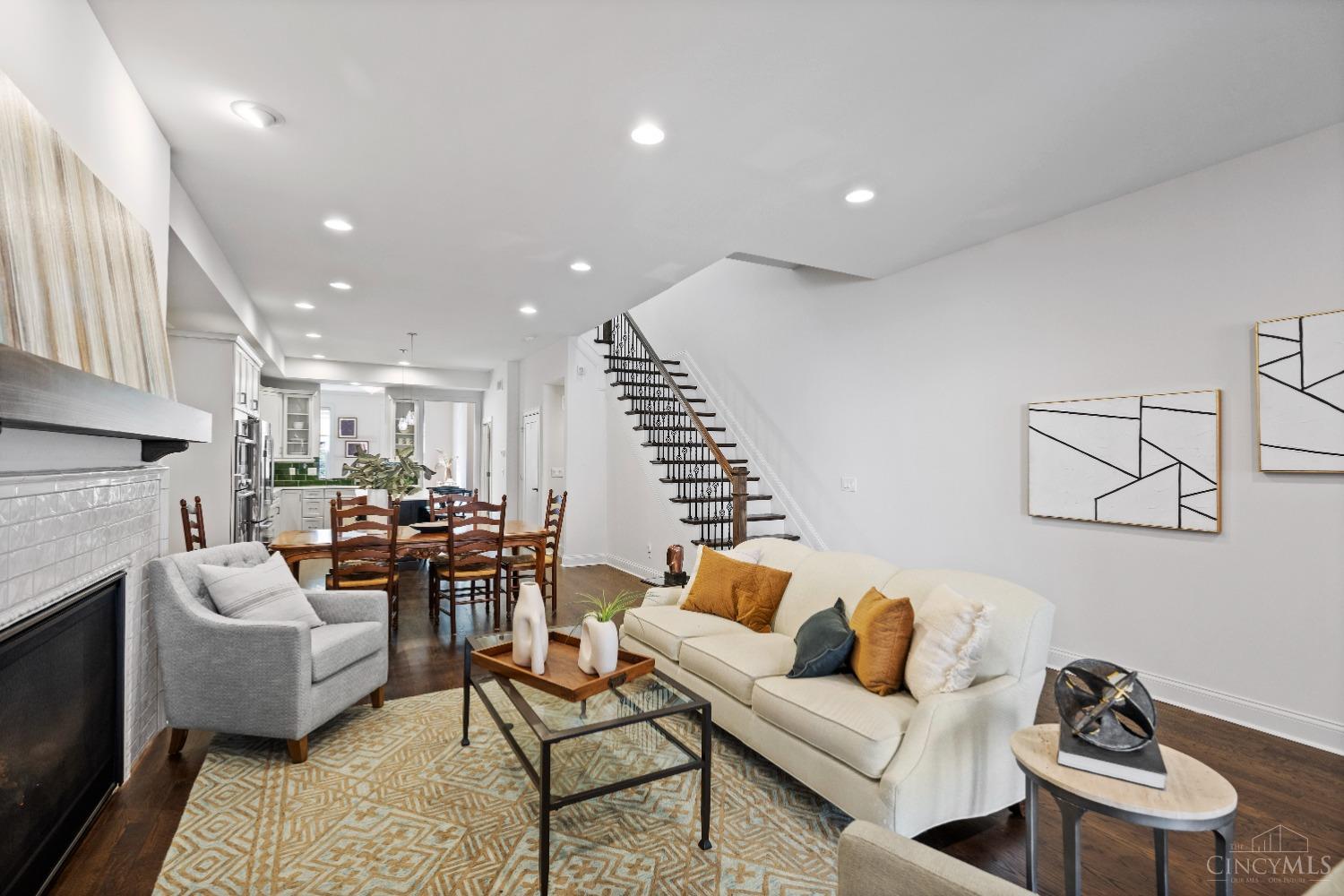 214 W Fifteenth Street
