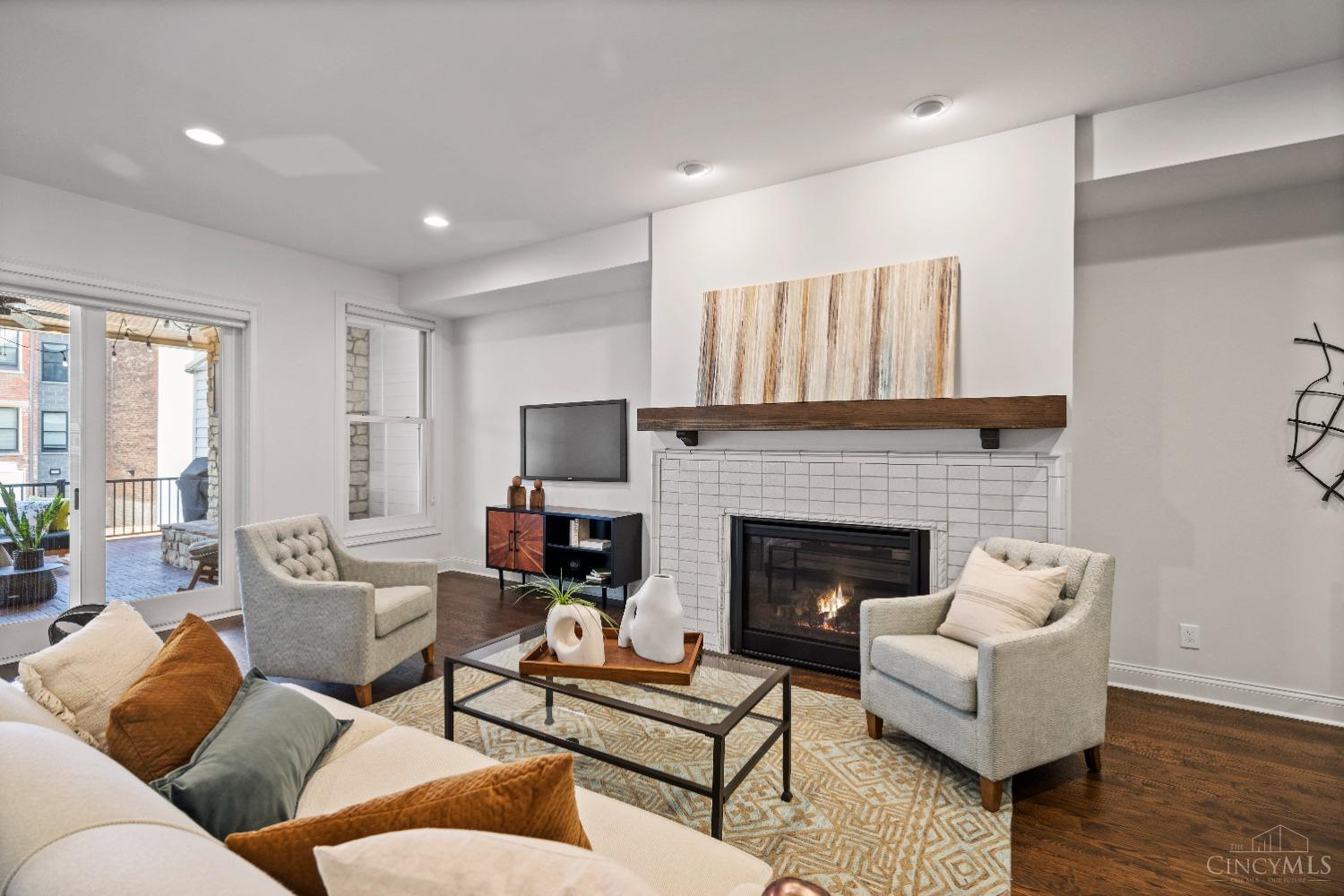 214 W Fifteenth Street