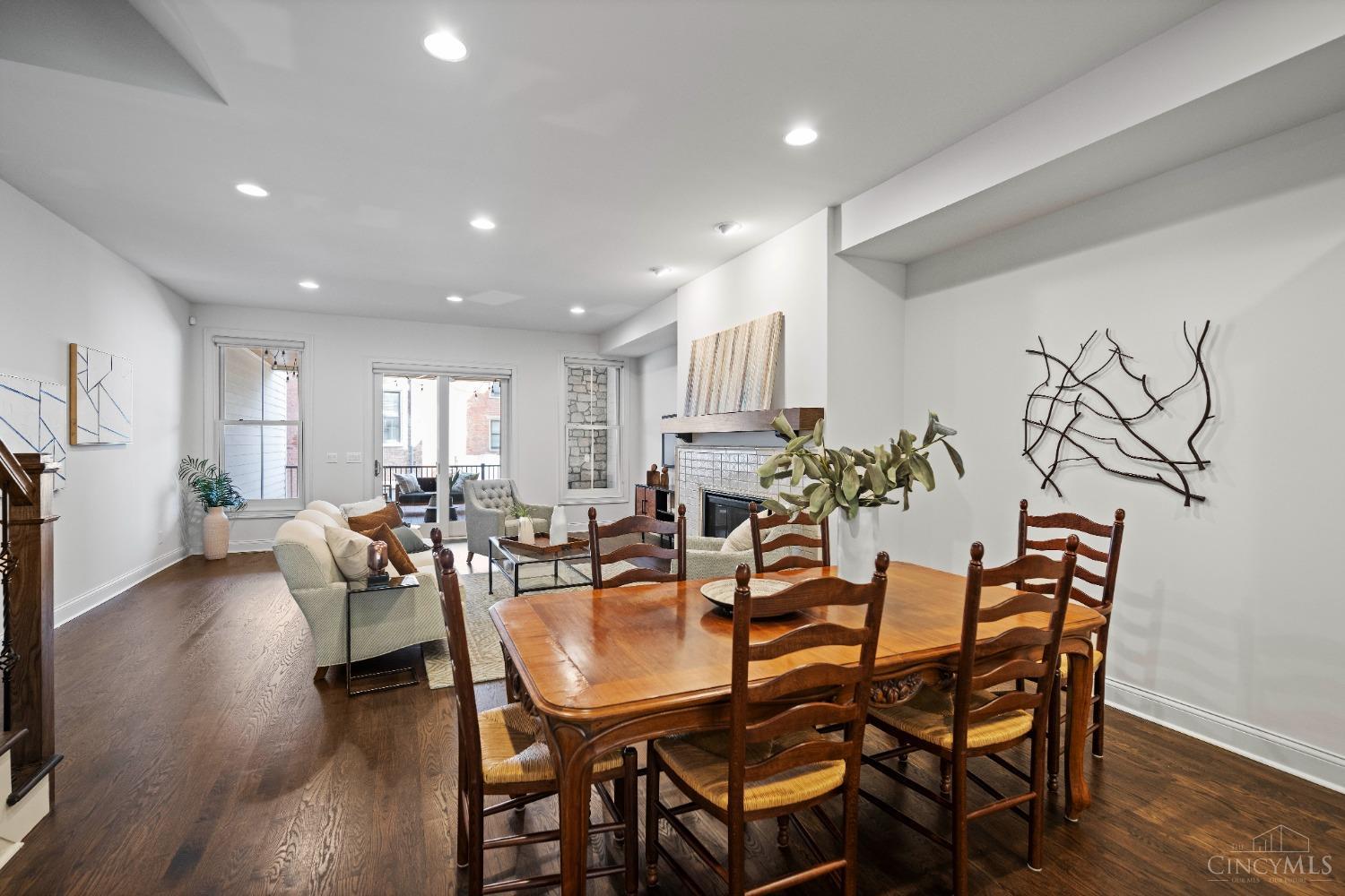 214 W Fifteenth Street