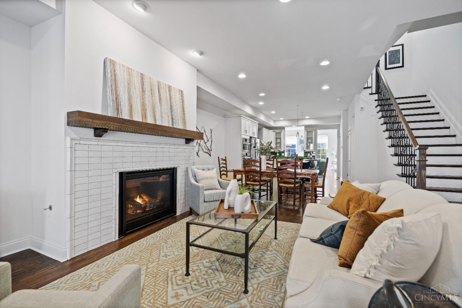 214 W Fifteenth Street
