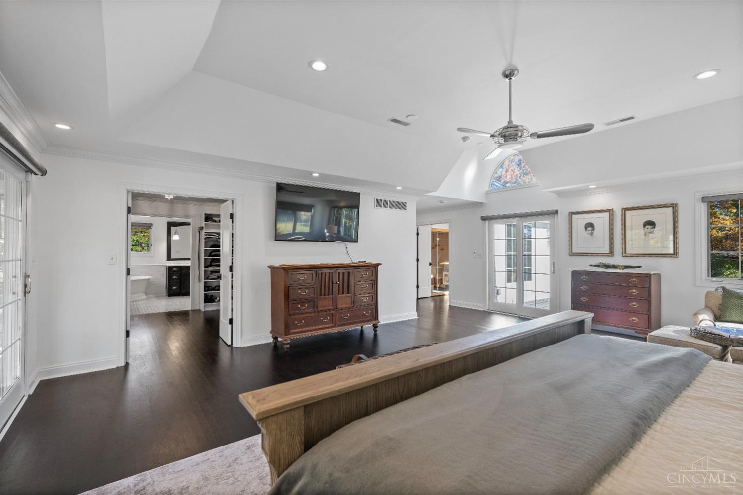 7375 Cayuga Drive