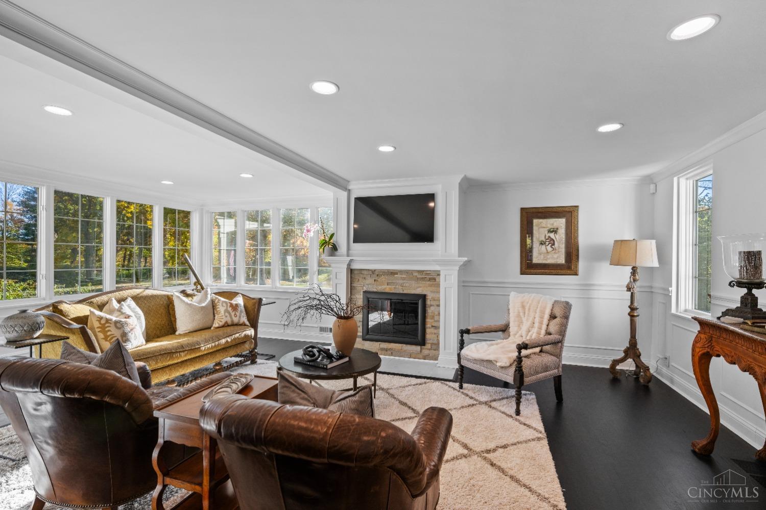 7375 Cayuga Drive