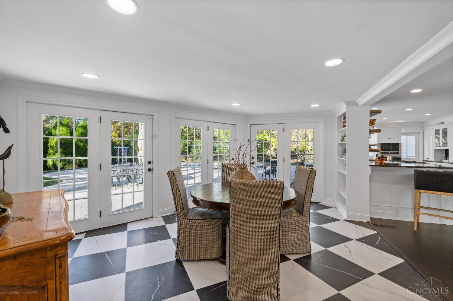 7375 Cayuga Drive