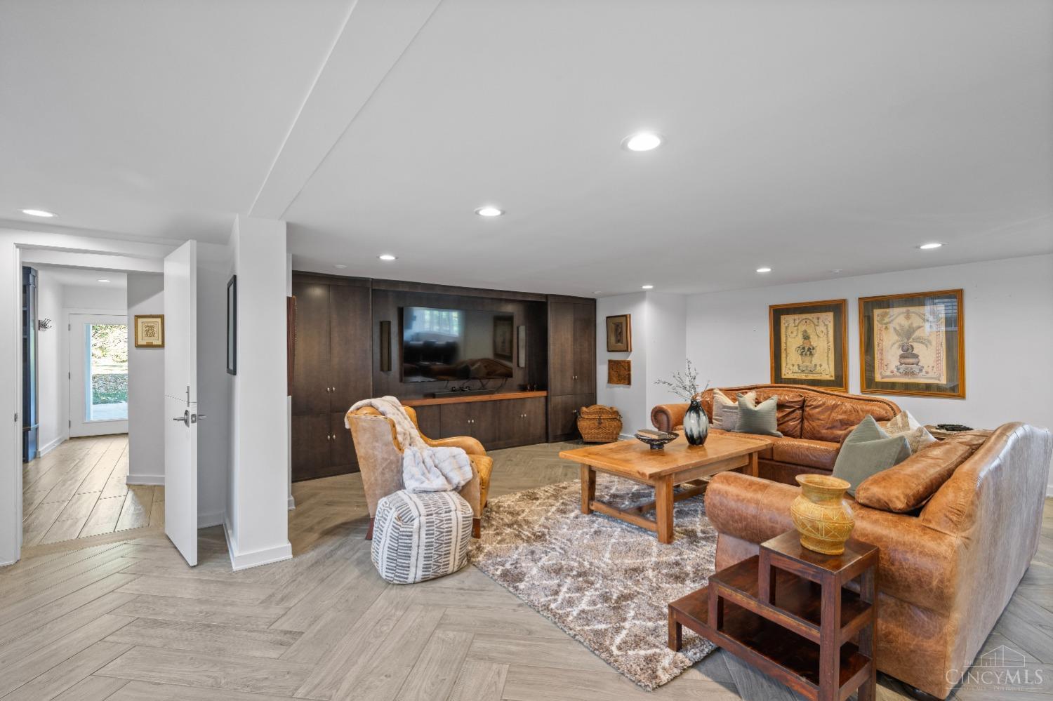 7375 Cayuga Drive
