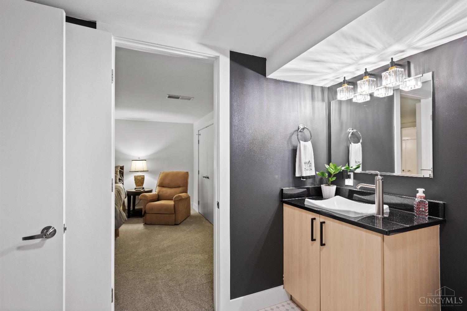 15 W 4th Street 103