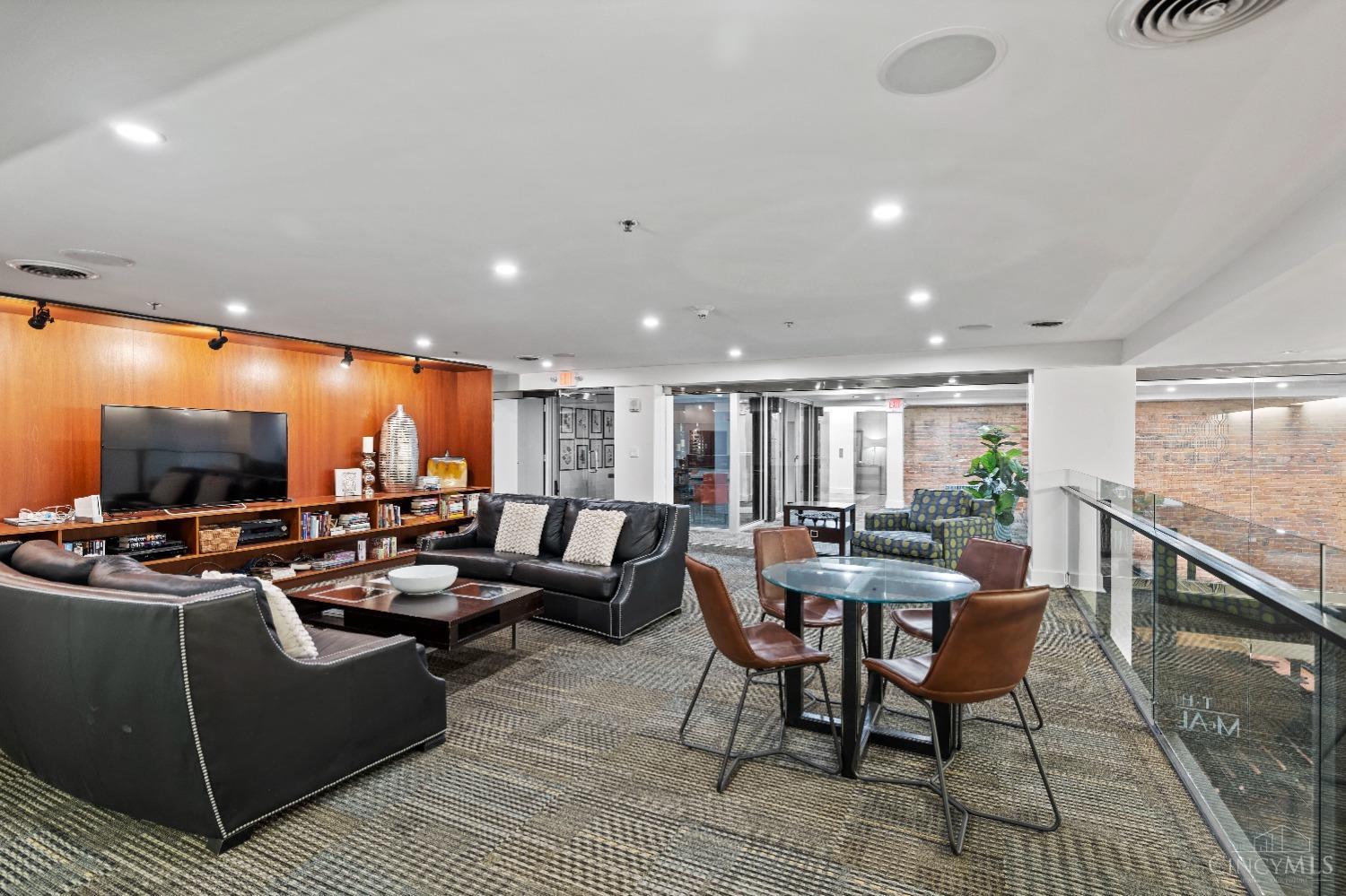 15 W 4th Street 103