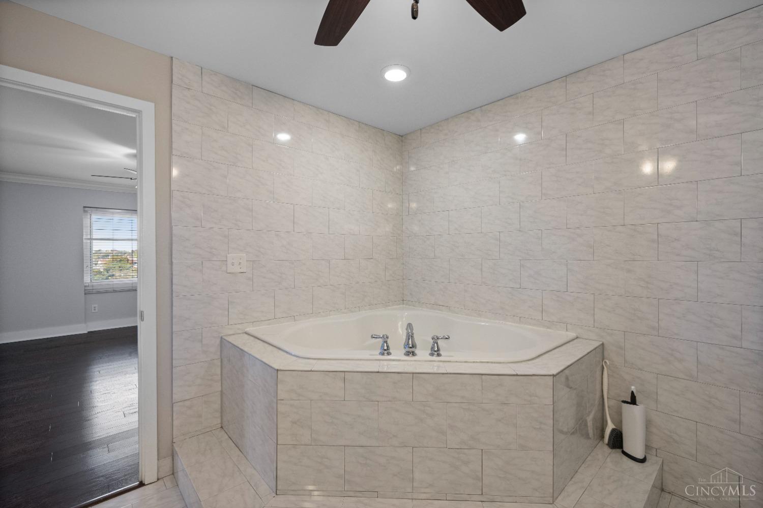 2200 Victory Parkway 1504