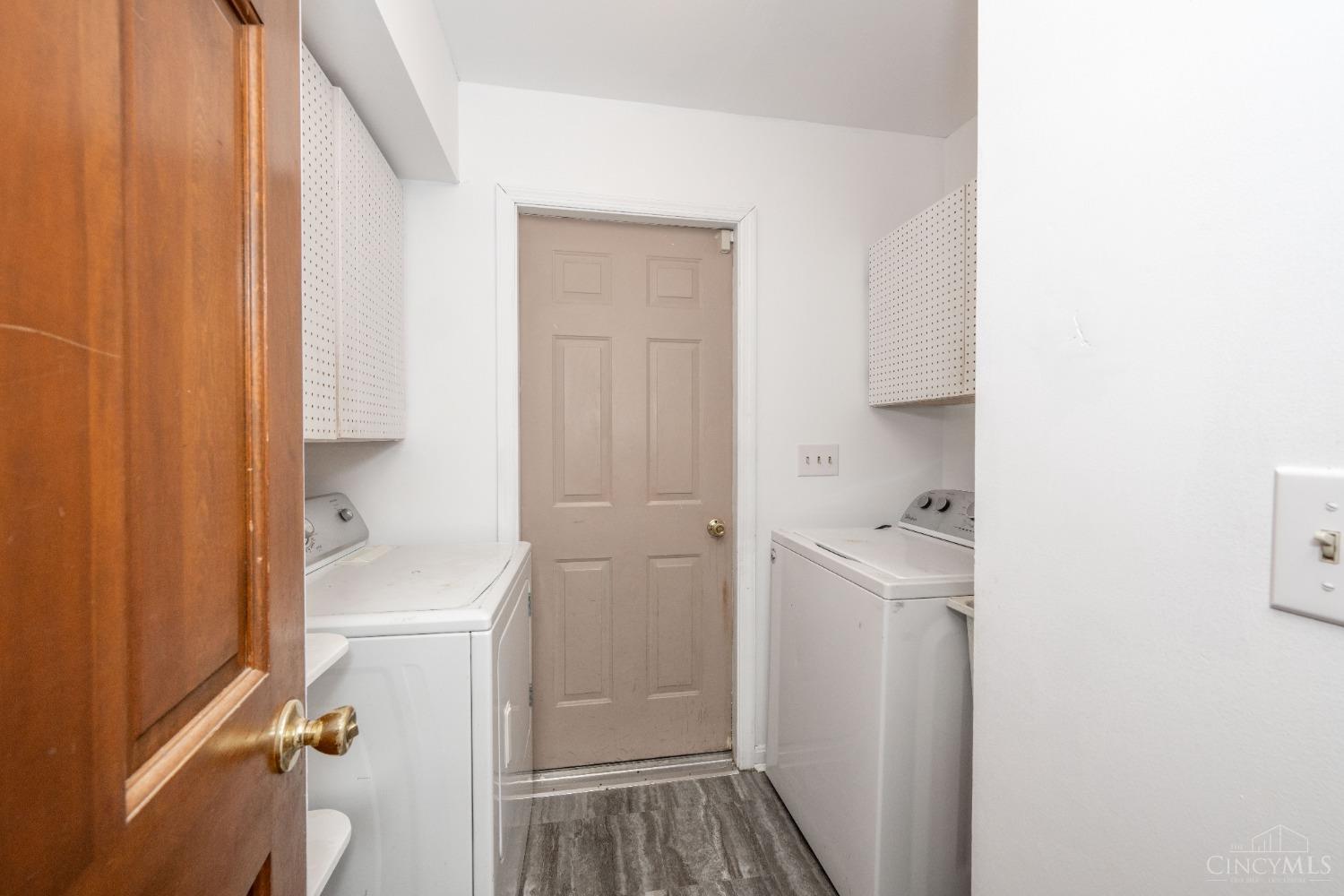 6858 Netherland Drive