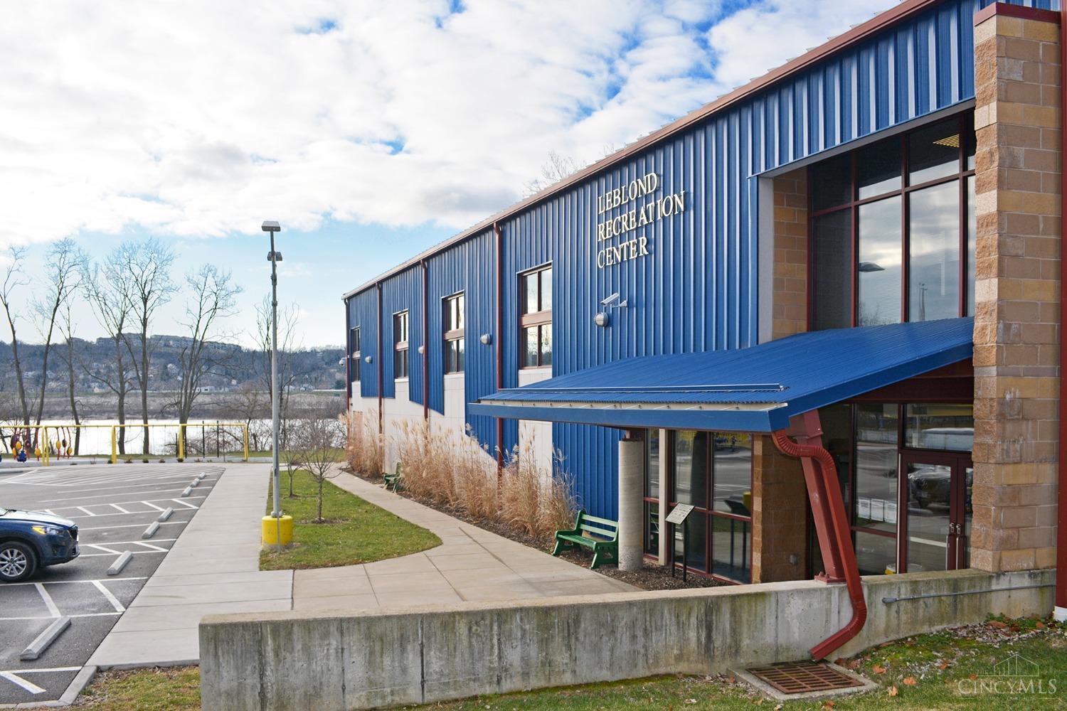 2260 Riverside Drive 407