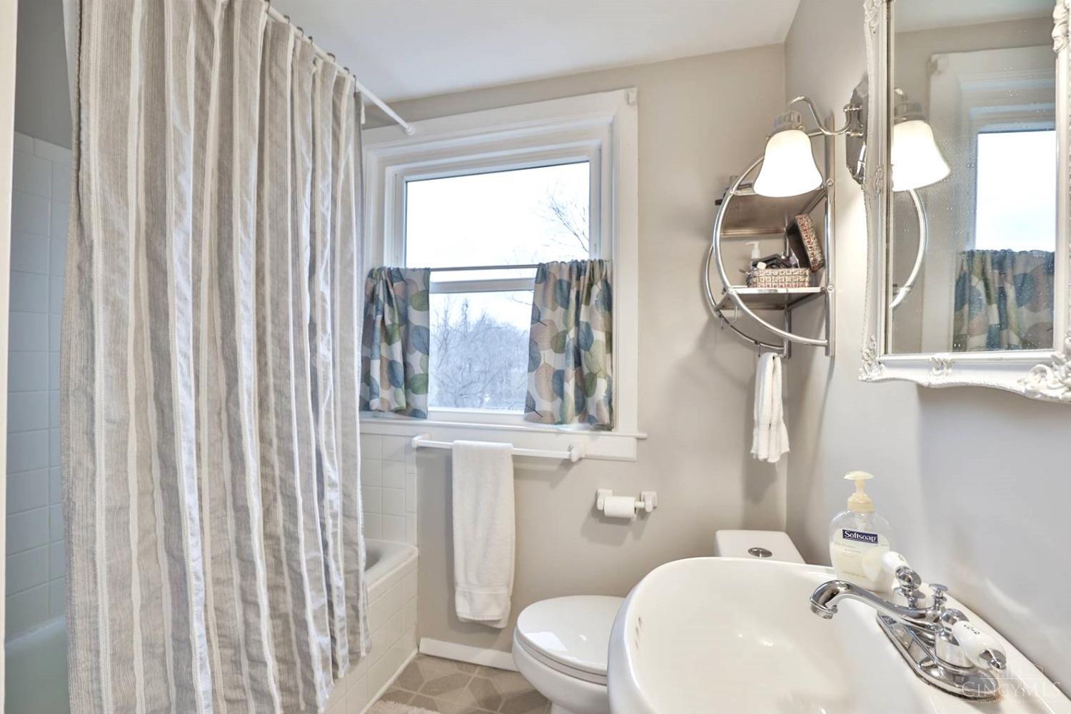 1297 Collinsdale Avenue