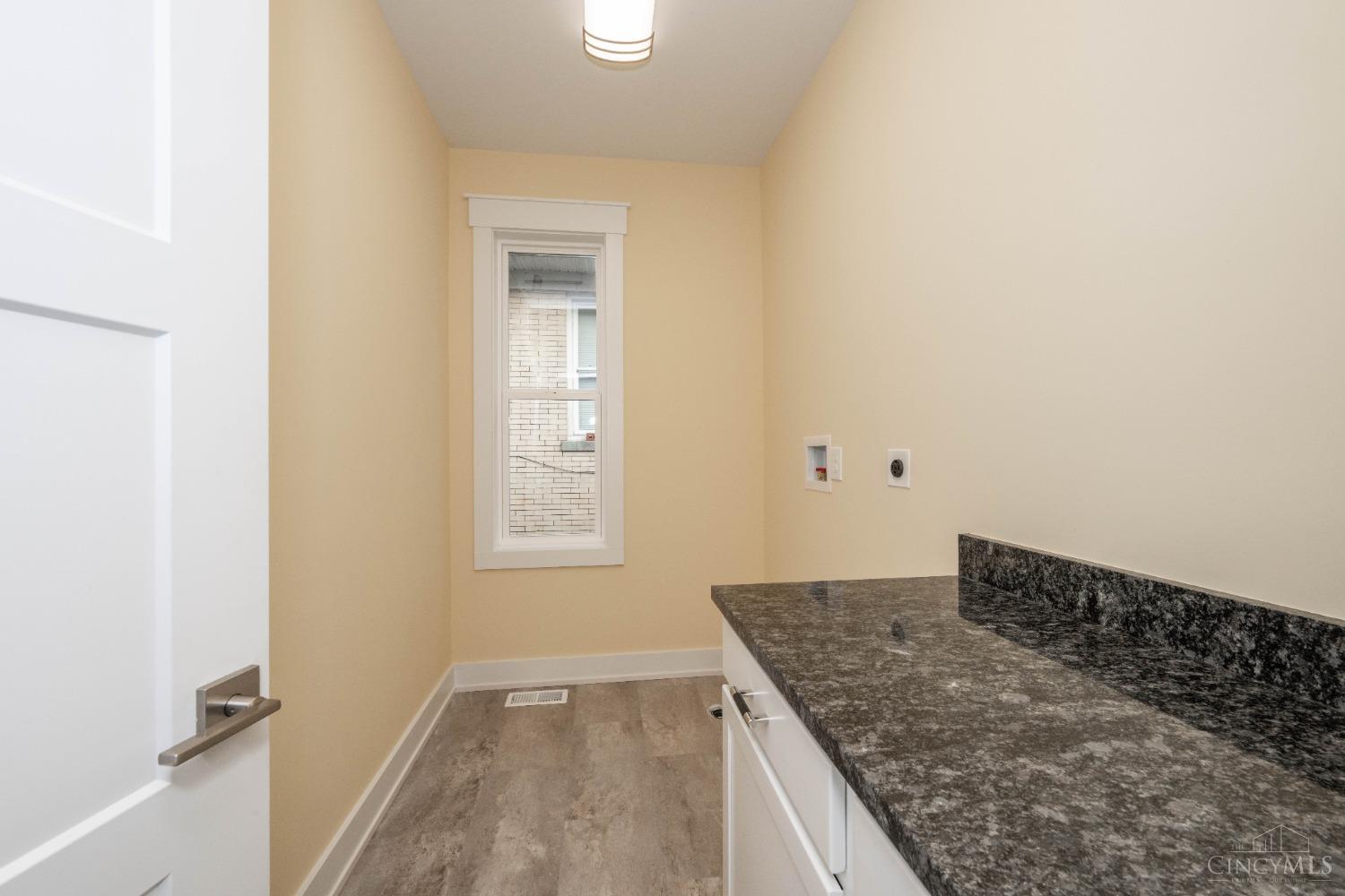 3219 Gilbert