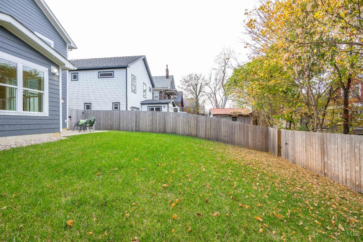 3219 Gilbert