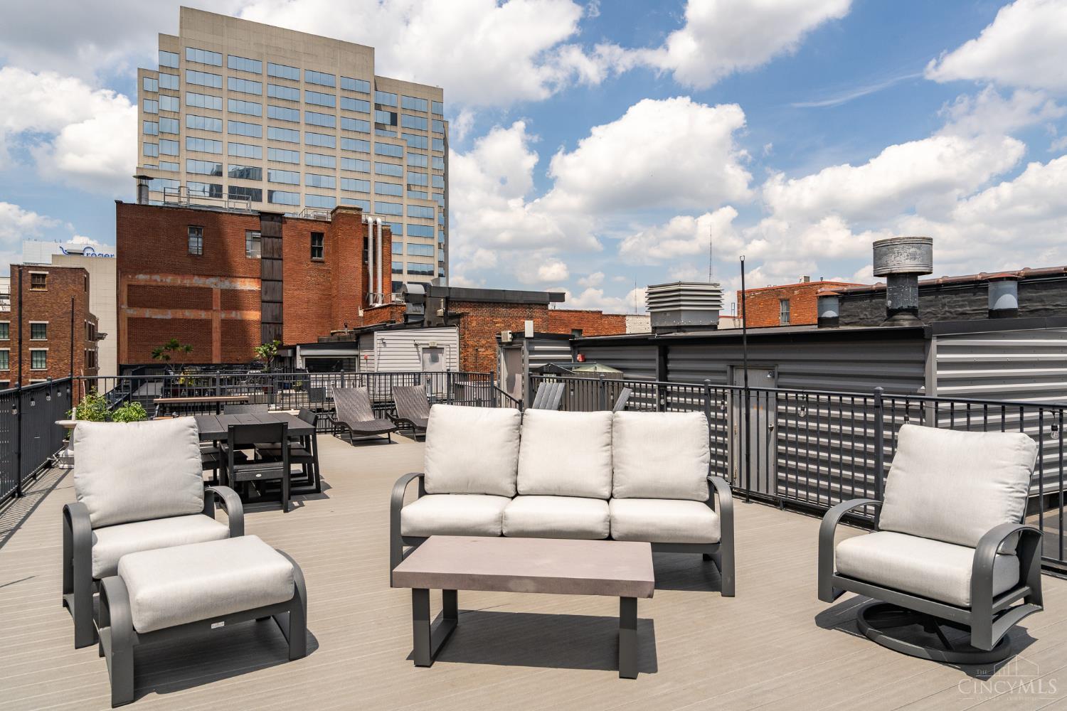 26 E Sixth Street 403