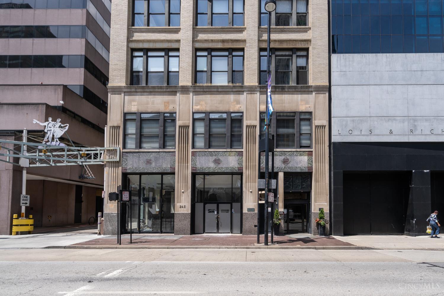 26 E Sixth Street 403